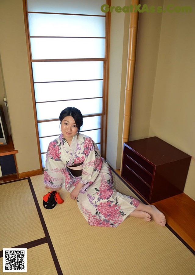 Sachiho Totsuka - Photo Ebony Style No.0508a1